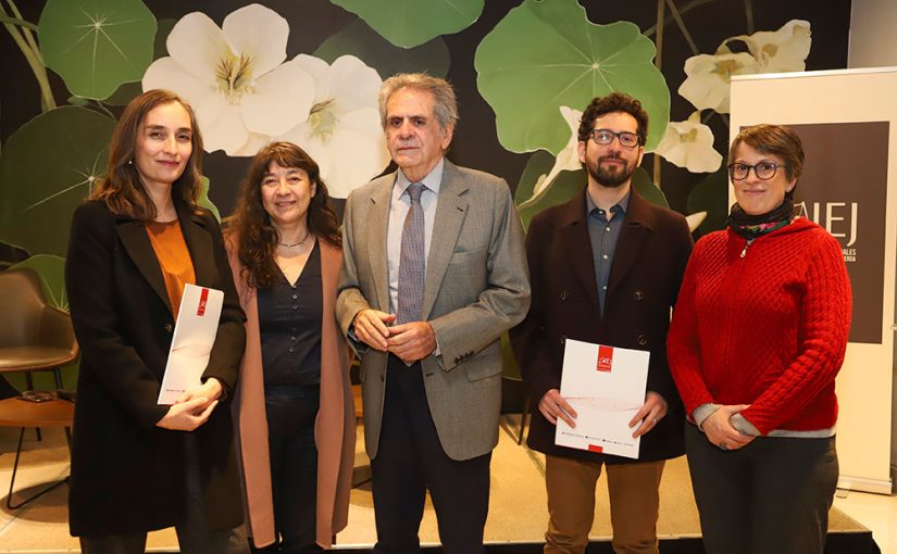 CEREMONIA DE ENTREGA DE FONDOS DE INVESTIGACIÓN HAROLDO BRITO CRUZ